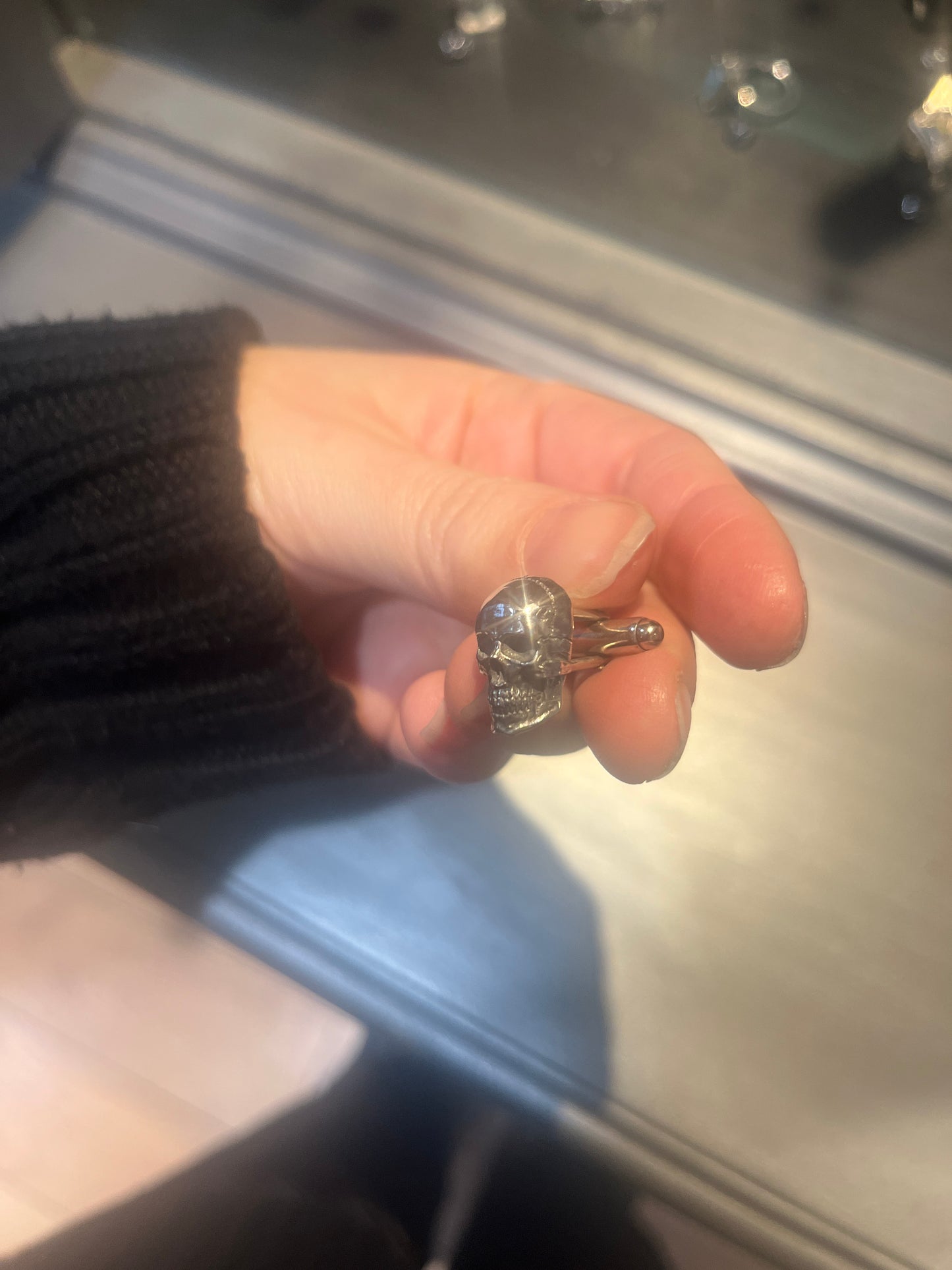 Skull cufflink