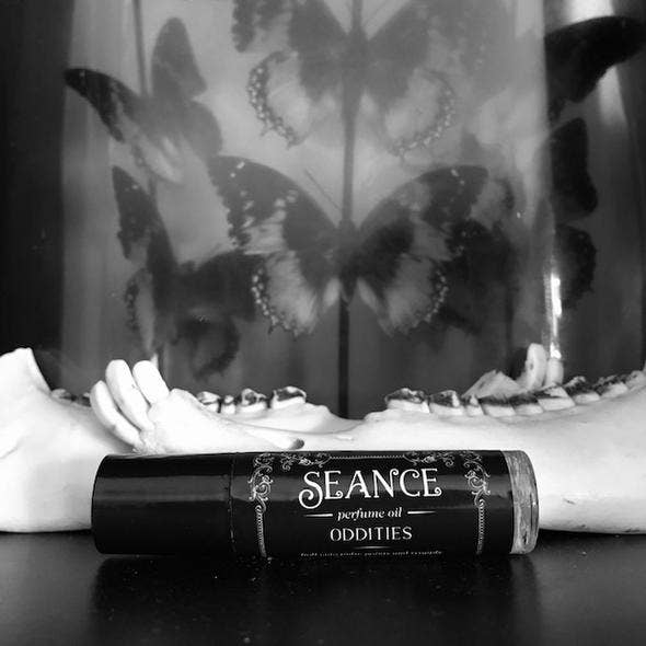 Oddities- Amber, red musk, jasmine