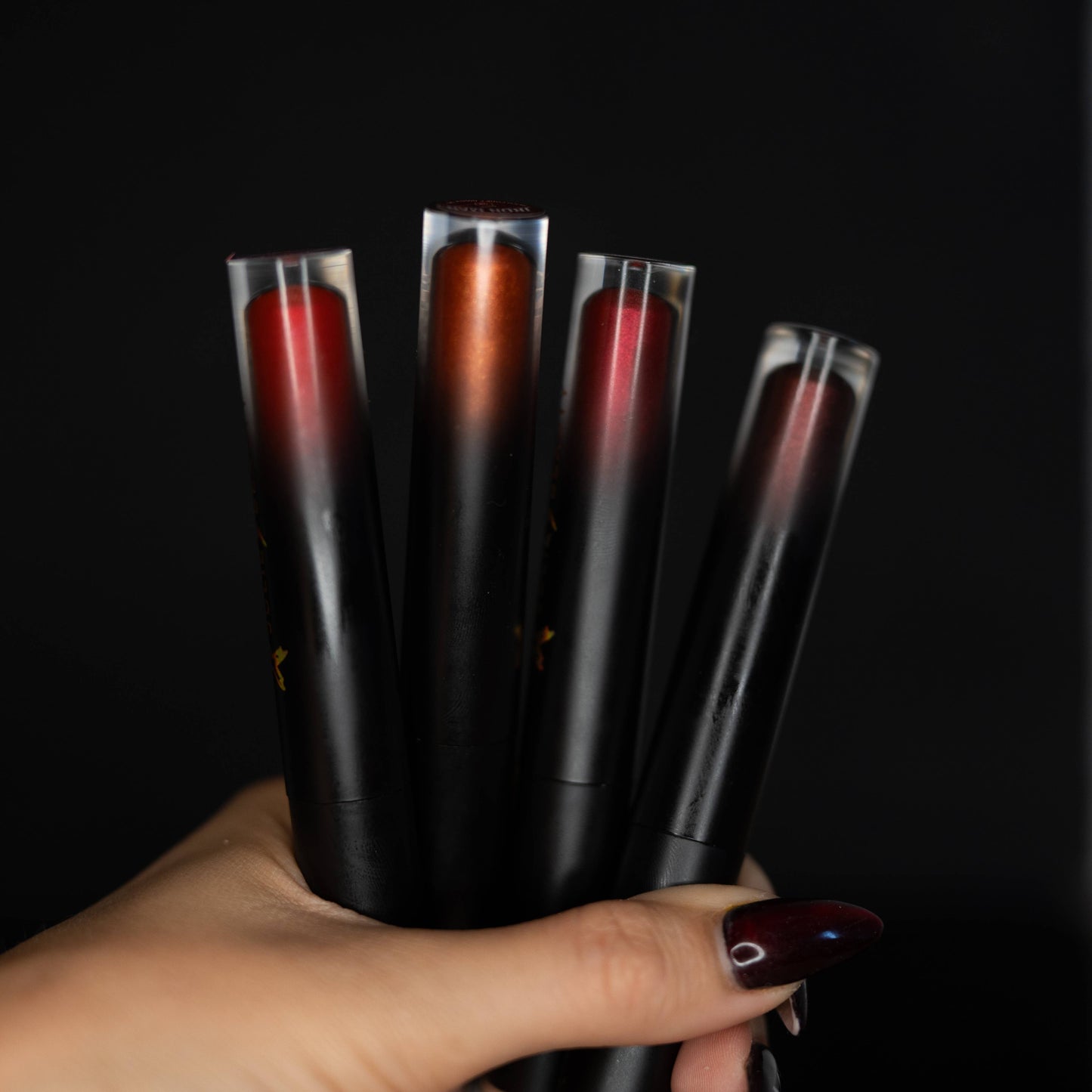 Ozzy Osbourne X Jolie Beauty © - Magic Metallic Liquid Lipstick - Nightmare