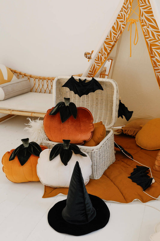 Decorative Halloween garland "5 bats"